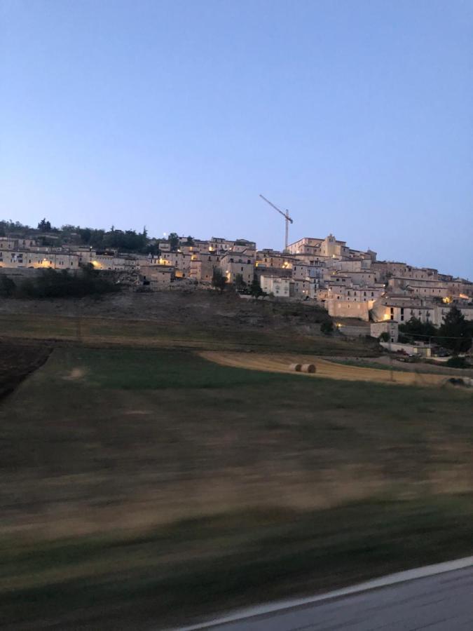 Dimora Dell'Arte Hotel Navelli Bagian luar foto