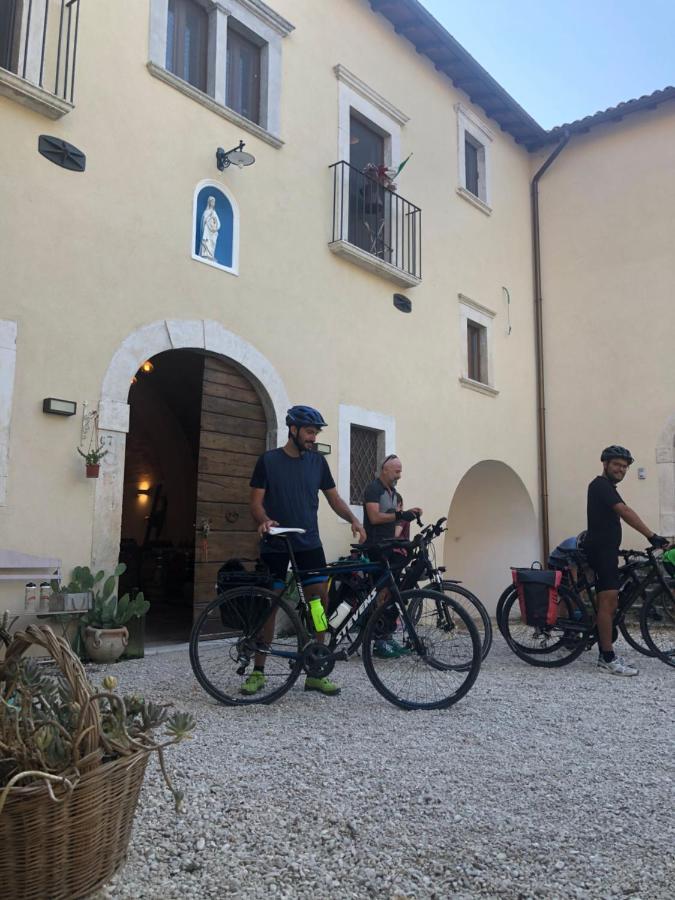 Dimora Dell'Arte Hotel Navelli Bagian luar foto