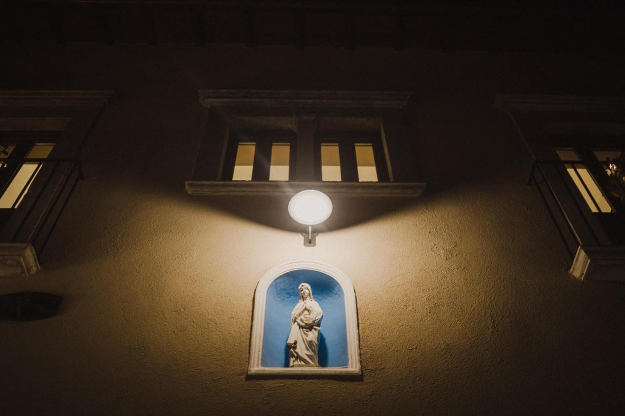 Dimora Dell'Arte Hotel Navelli Bagian luar foto
